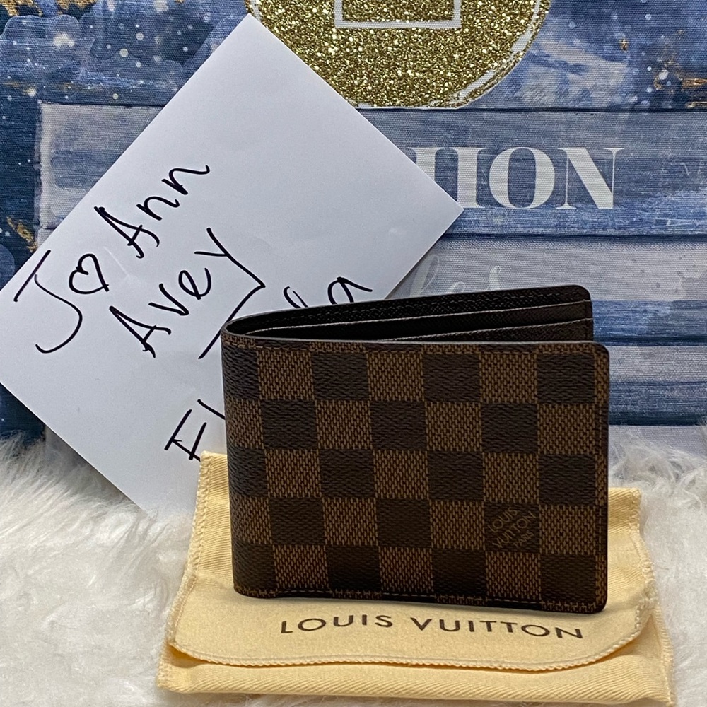 💕💕💕SOLD💕💕💕

🤩🤩🤩LV MENS BIFOLD WALLET DE🤩🤩🤩